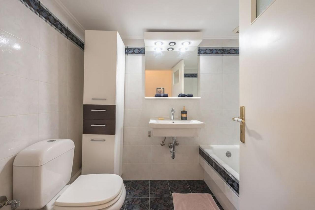 Central 3Br Apartment Next To Panormou Metro! Αθήνα Εξωτερικό φωτογραφία